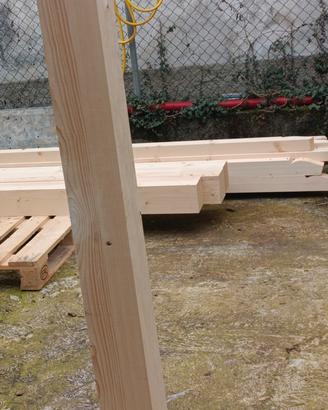 Struttura in legno per fare tettoia. 