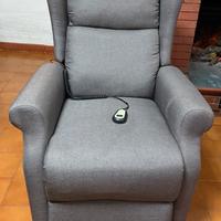 Poltrona relax con sollevamento elettrico