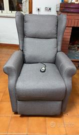 Poltrona relax con sollevamento elettrico