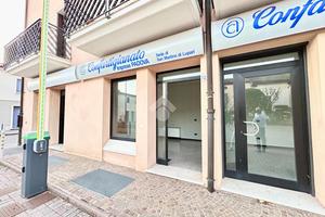 NEGOZIO A SAN MARTINO DI LUPARI