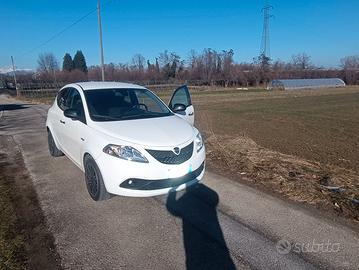 Lancia Ypsilon 1.2 benzina anno 2018