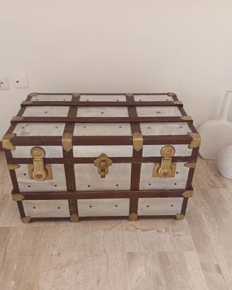 Baule legno e alluminio con dorature