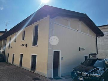 3 LOCALI A CAPRIANO DEL COLLE