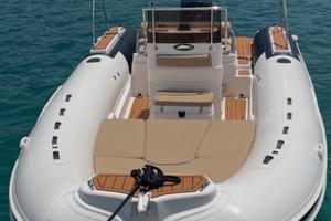 Gommone 650/700  con motore mercury 150