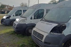6 furgoni FIAT DUCATO BUS con SPONDA IDRAU