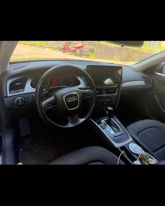 Audi A4 mantenuta in modo impeccabile