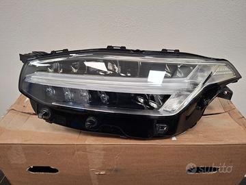 Faro anteriore sinistro Volvo XC90 31677038