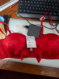 reggiseno con cartellino