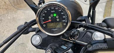 moto guzzi v9 roamer