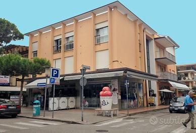 Bilocale/1 mag - 30 set/p.marconi/p.auto riservato