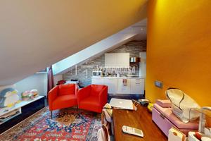 MONOLOCALE FRONTE GIARDINI REALI