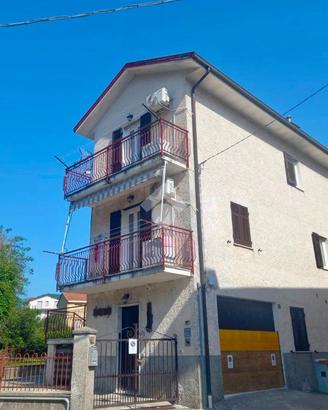 CASA SEMINDIPENDENTE A SAN COLOMBANO CERTENOLI