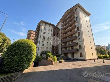 2 LOCALI A MILANO