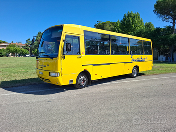 Scuolabus 56 posti cacciamali iveco