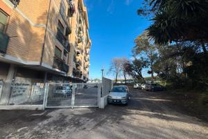 MAGLIANA - Locale commerciale