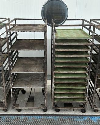 Carrello porta teglie in inox usato