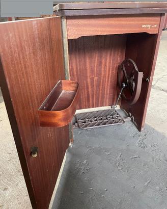 MOBILETTO ORIGINALE MACCHINA DA CUCIRE NECCHI