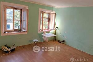 Terra tetto unifamiliare con giardino e box