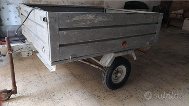 Carrello appendice con documenti