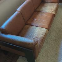 Set di divani in pelle e legno, design anni '70