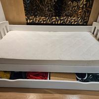 letto singolo  doghe  il letto +contenitore sotto 