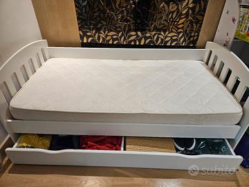 letto singolo  doghe  il letto +contenitore sotto 