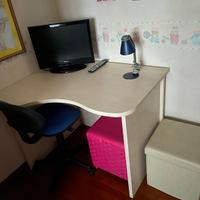 Scrivania e cassettiera