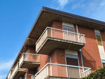 Cod.A220 Appartamento con garage zona centro
