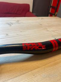 Manubrio RaceFace Sixc Carbonio