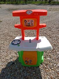 Cucina giocattolo e dondolo per bambini