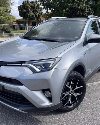 Rav4 2.5 full Hybrid Style 2017 121.000 km -ibrida