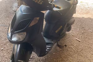 SCOOTER APRILIA SPORTCITY 125 LEGGERE BENE