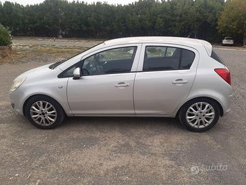 Opel corsa 1.2 benzina/GPL