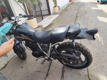 XT550