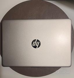 HP Laptop 14” Intel Core i3 – SSD – Ottime condizi