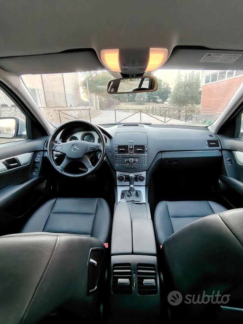 Mercedes-Benz C 320 2010 photo 3