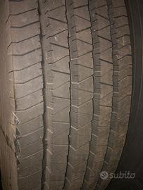 2 gomme per camion 295/80/22.5 mai usate