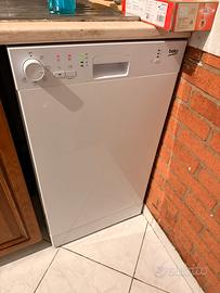 Lavastoviglie slim Beko