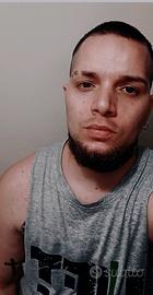 Tutto fare Aiutante in tutto sbarazzo ecc