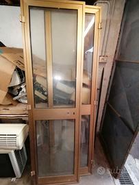 Porta in alluminio con telaio