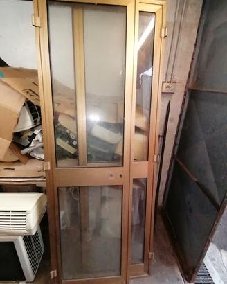Porta in alluminio con telaio