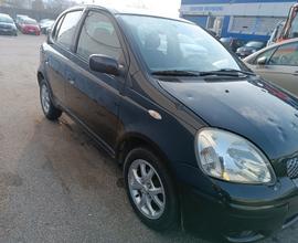 Toyota Yaris 1.0i 16V cat 5 porte Sol