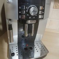 Macchina caffè de'longhi Magnifica