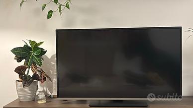 Panasonic Smart TV 43”