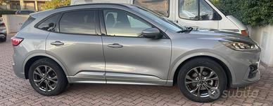 Ford Kuga ST-Line Hybrid 2023-Automatica