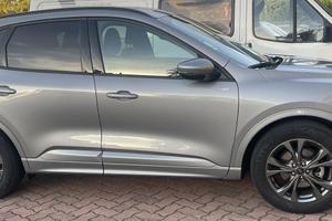 Ford Kuga ST-Line Hybrid 2023-Automatica
