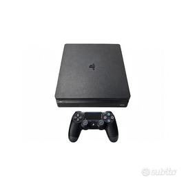 PS4 SLIM + 1 joystick originale, perfetta