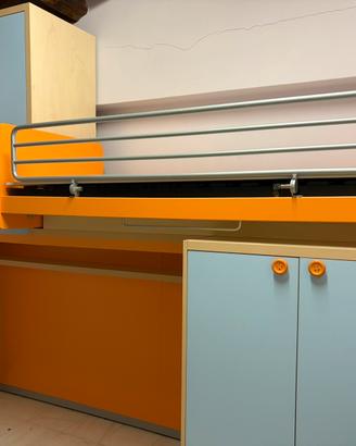 Cameretta per bambini doppia con letto a soppalco