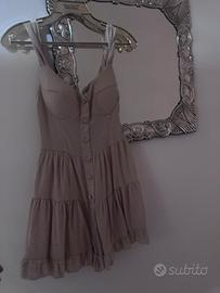 Vestito a pantaloncino beige
