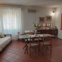 Casa indipendente con giardino e posto auto